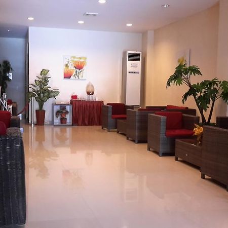 Hotel Matos Jayapura Esterno foto